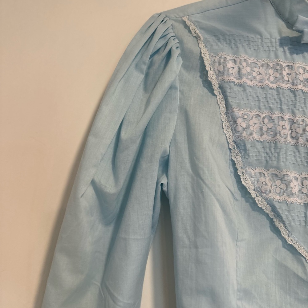 VTG 70s Blue Prairie Victorian Cottagecore Lace Bow Collar Blouse Puff sleeve - Picture 10 of 15